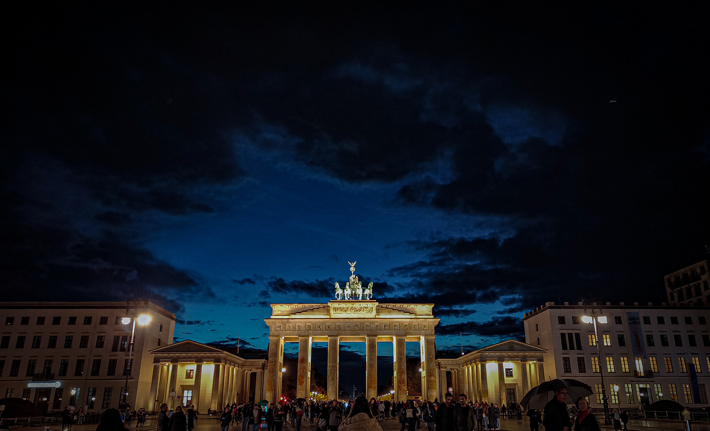 night Photography  gate Doric column ornament statue godess berlin germany Travel