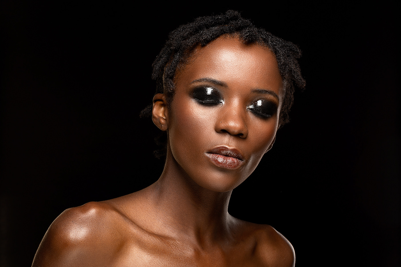ebony dark skin dark eyeshadow beauty photography Cosmetic makeup Makeuplook Studio Photo model black woman
