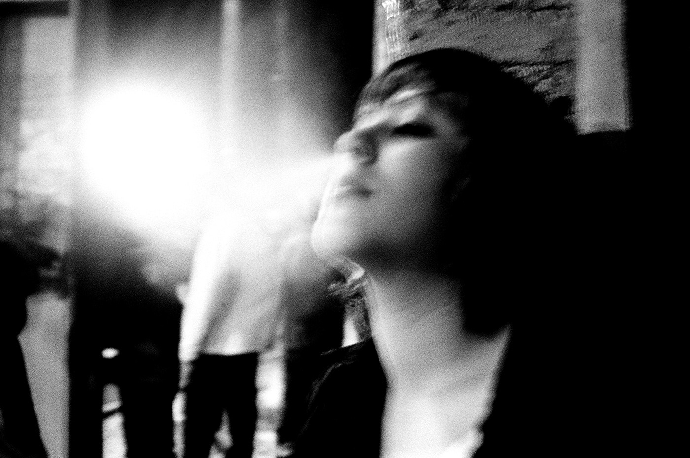 black and white preto e branco Fotografia teenage night pub junkie 35mm film analog photography trix400