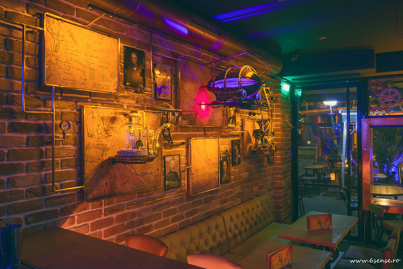 Interior-Design cafe bar bistro vintage industrial STEAMPUNK