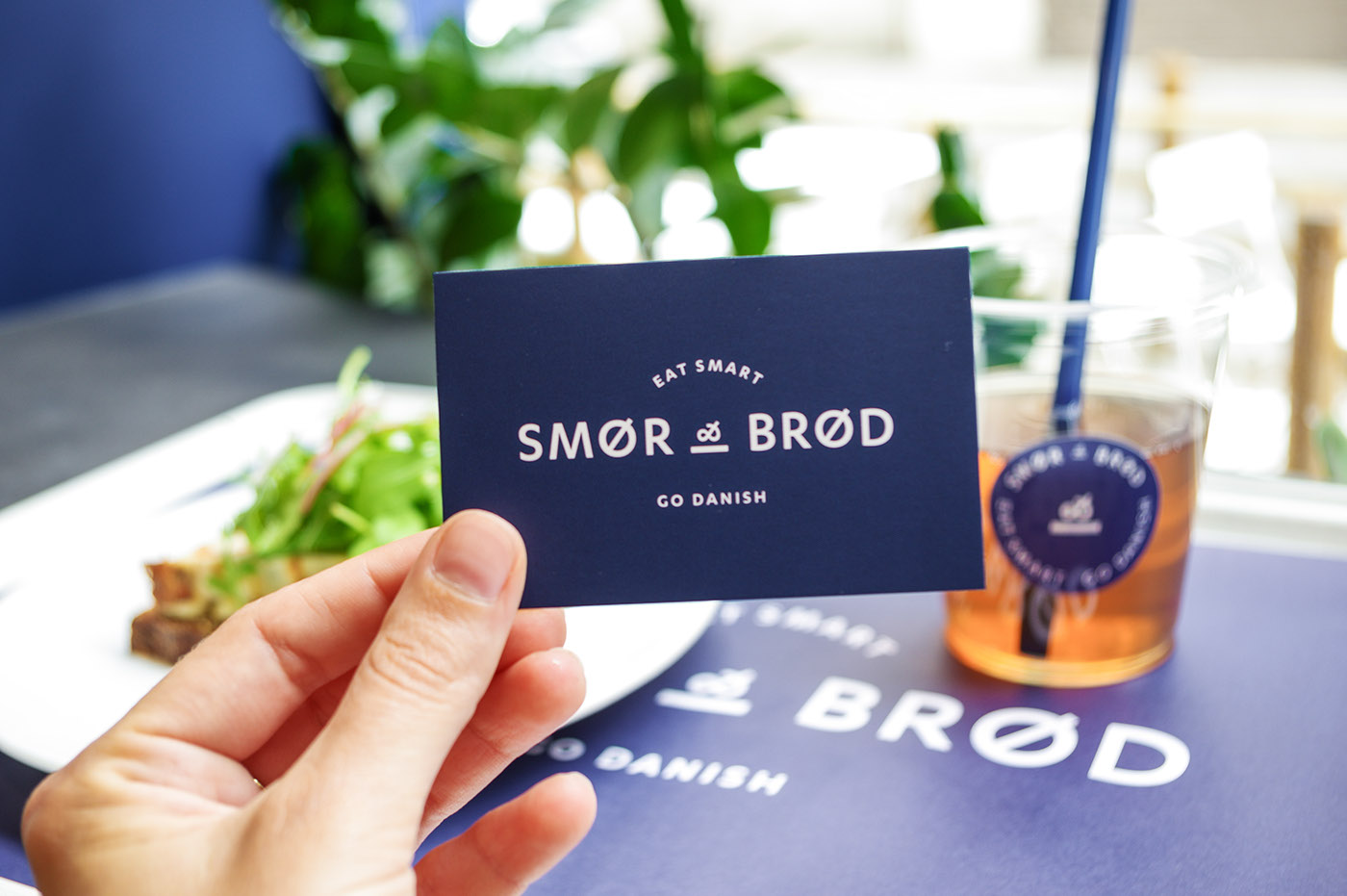 Smør & Brød danish restaurant bar navy nordic danemark lyon blue sandwich Food  logo Smart smørrebrød identity