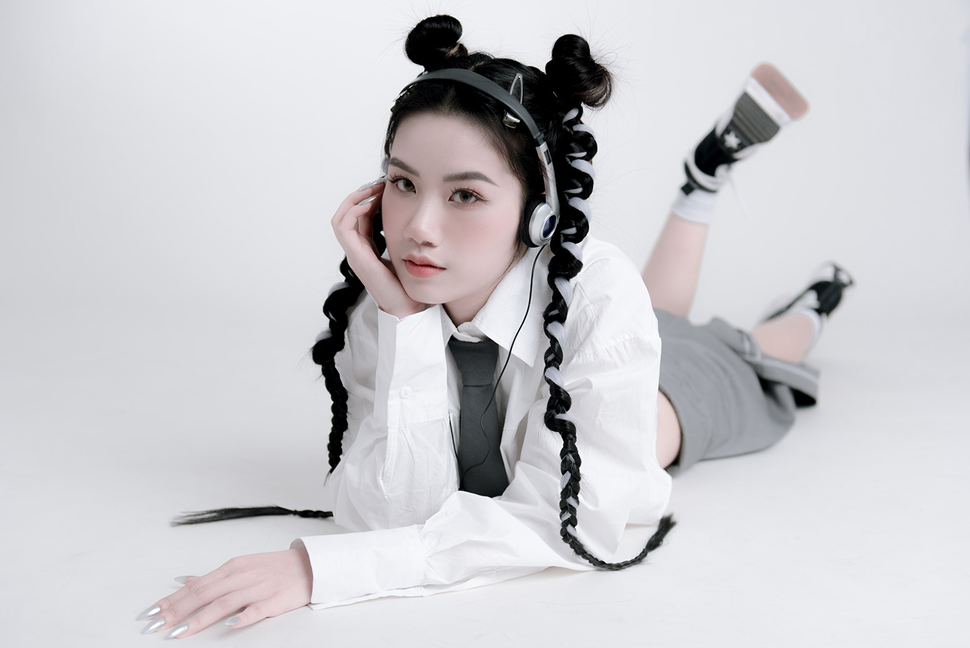 girl Schoolgirl beauty photoshoot photographer lightroom portrait retouch