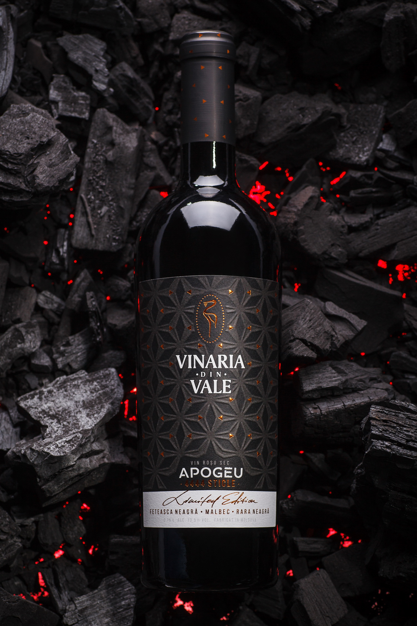 43oz vinaria din vale Apogeu wine label Moldova premium wine label design Packaging packaging design design studio
