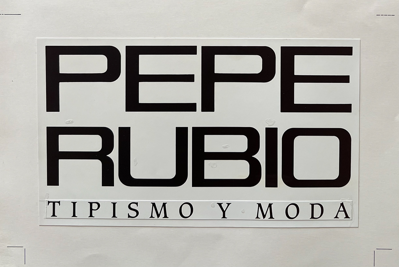 Imagen gráfica –tipografía original– para el diseñador y figurinista Pepe Rubio, 1989.
