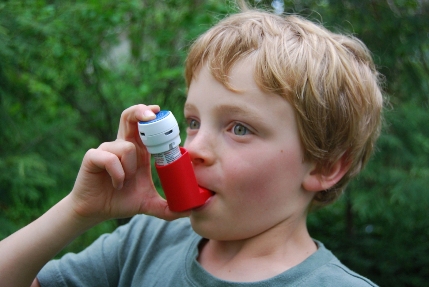Adobe Portfolio medical asthma sensor gps UI medicine handheld medical device bluetooth wireless