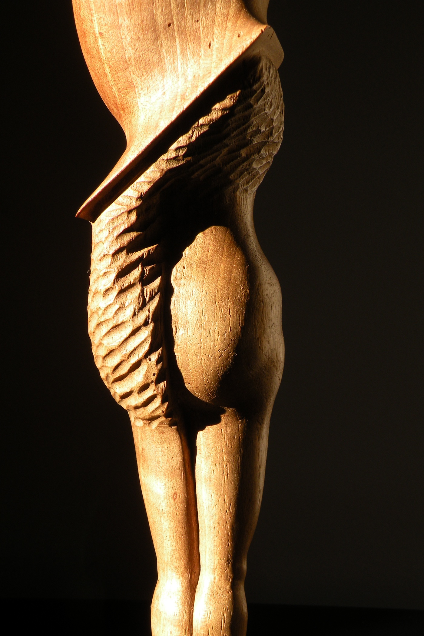 woman femme standing debout nude nu walnut noyer wood bois golden sculpture abstract abstrait carving