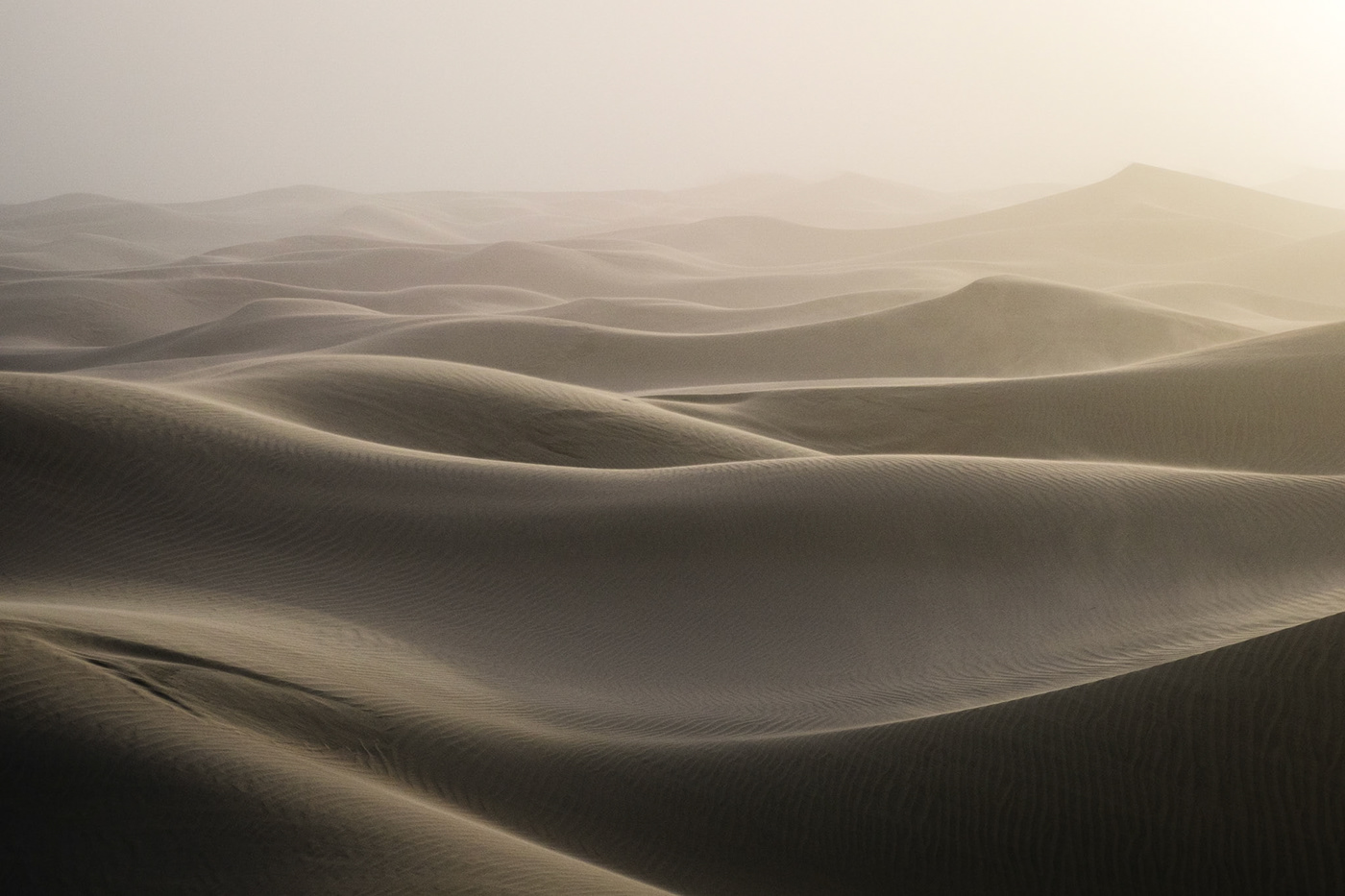 Sandstormes in the dunes of the Mesquite Sand Dunes, Death Valley