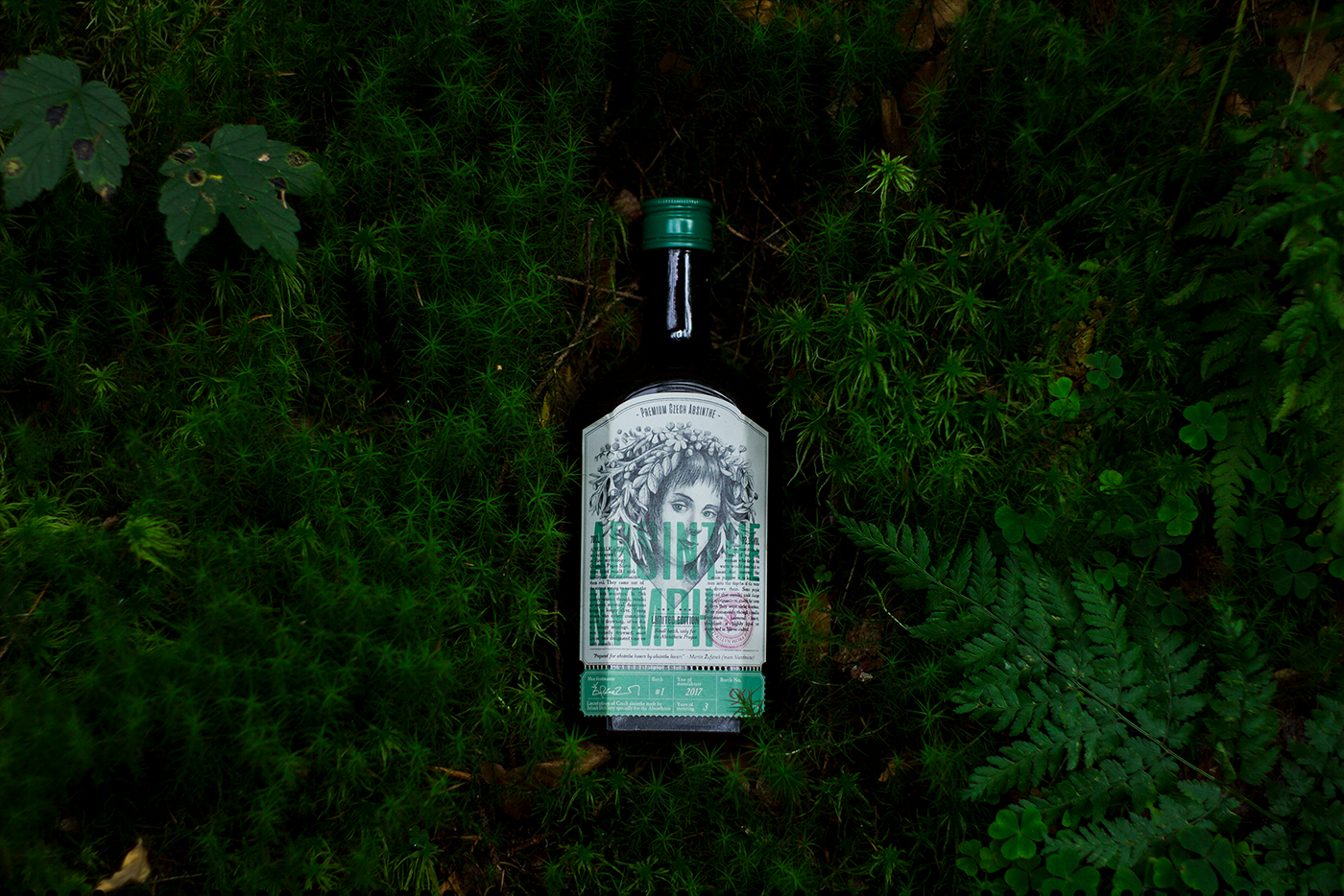 graphicdesign design ILLUSTRATION  Label Labeldesign absinth amoth amothdesign forest amothstudio