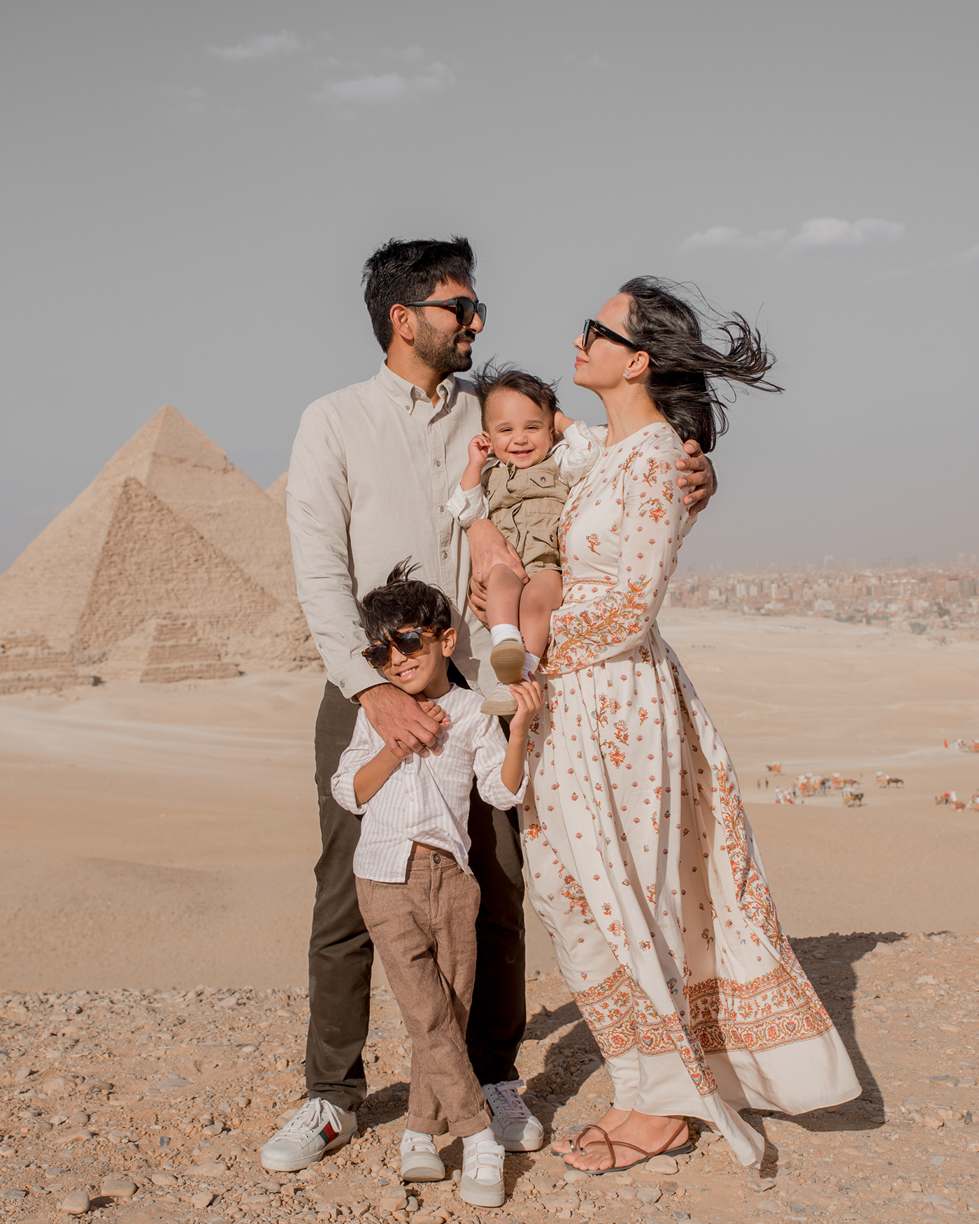 family photo shoot giza pyramids family portrait