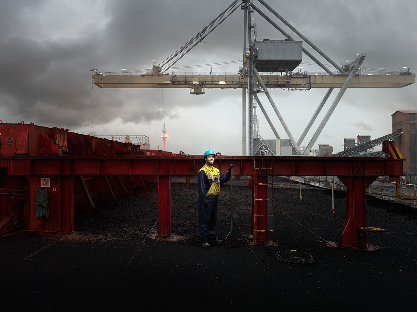 docker Normandy Le Havre boat coal Hasselblad Hasselblad Master H5D60 broncolor Move L gobelins Industrial Photography normandie corporate portrait photography