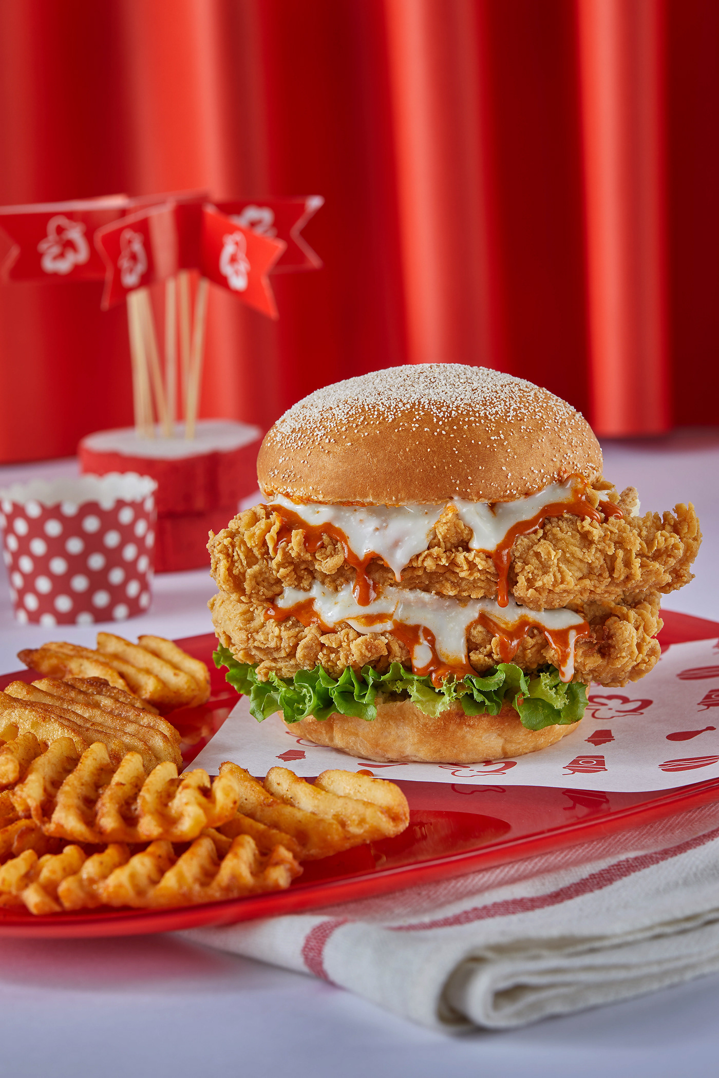 chicken friedchicken foodphotography foodstyling ArtDirection redcolor Sandwiches burger