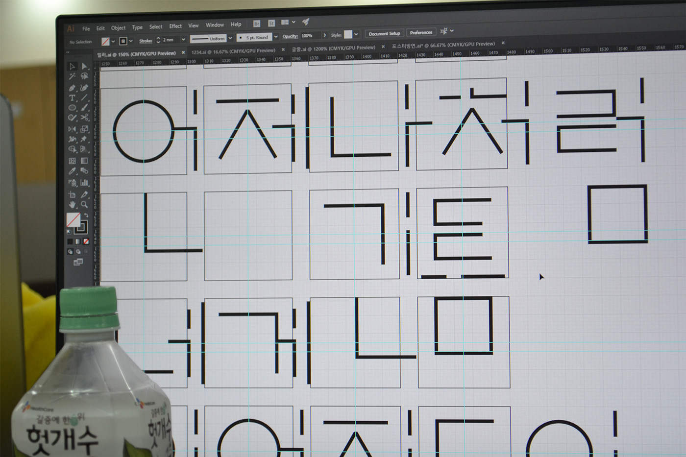 Typeface font korean family concept font Korean font adobeawards
