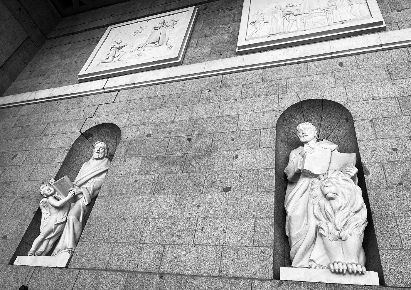 madrid gods castles tourism cathedrals statues