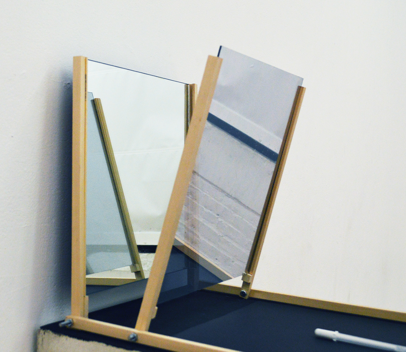 glass mirror two-sided mirror apparatus perception self self portrait