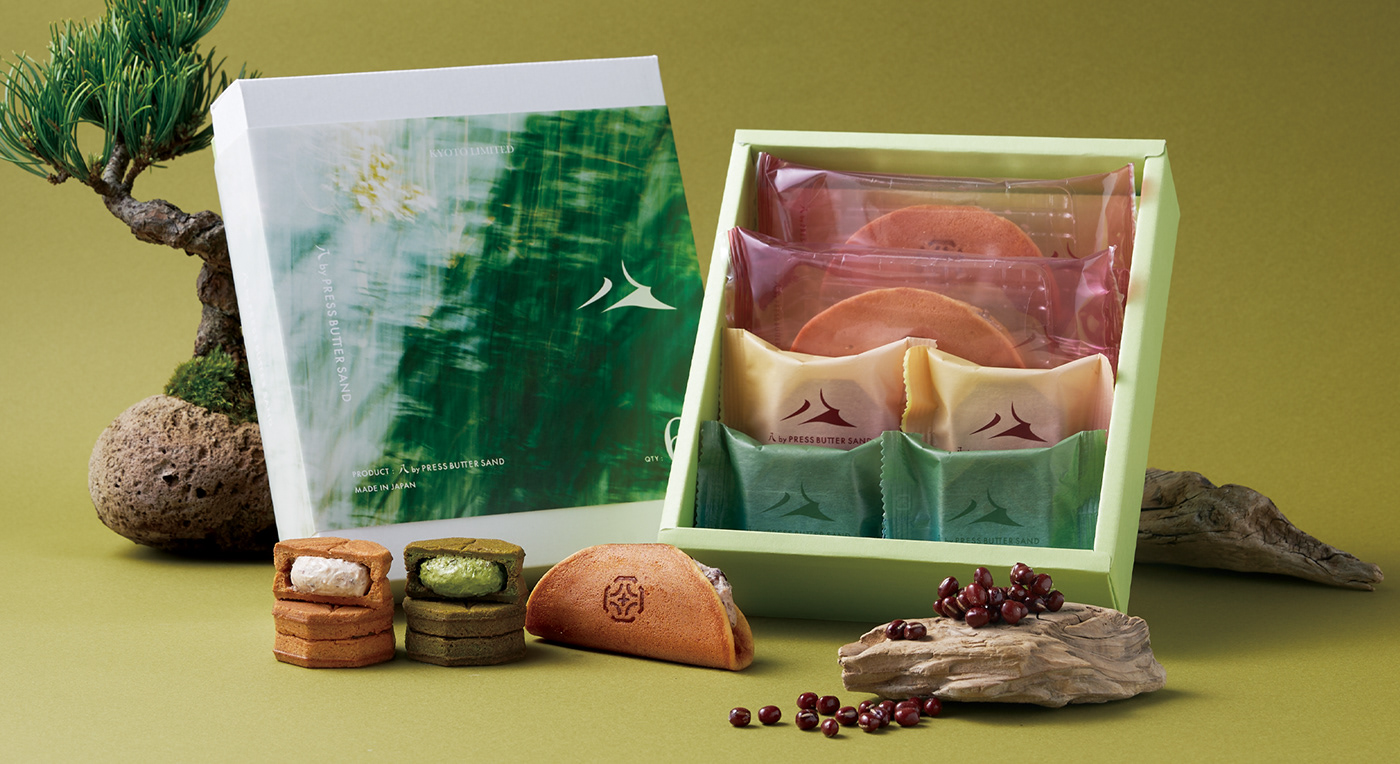 graphic design  Greentea japanese mothers day packaging design Photography  press butter sand Sweets ArtDirection sakura