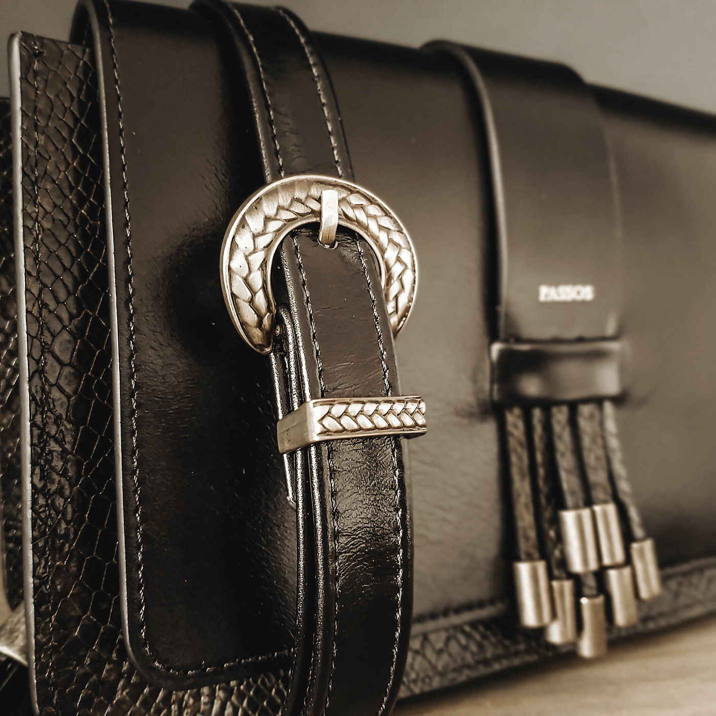 CrossbodyBAG leather leatherbag leatherbags leatherpurse luxurybags luxurygoods shoulderbag