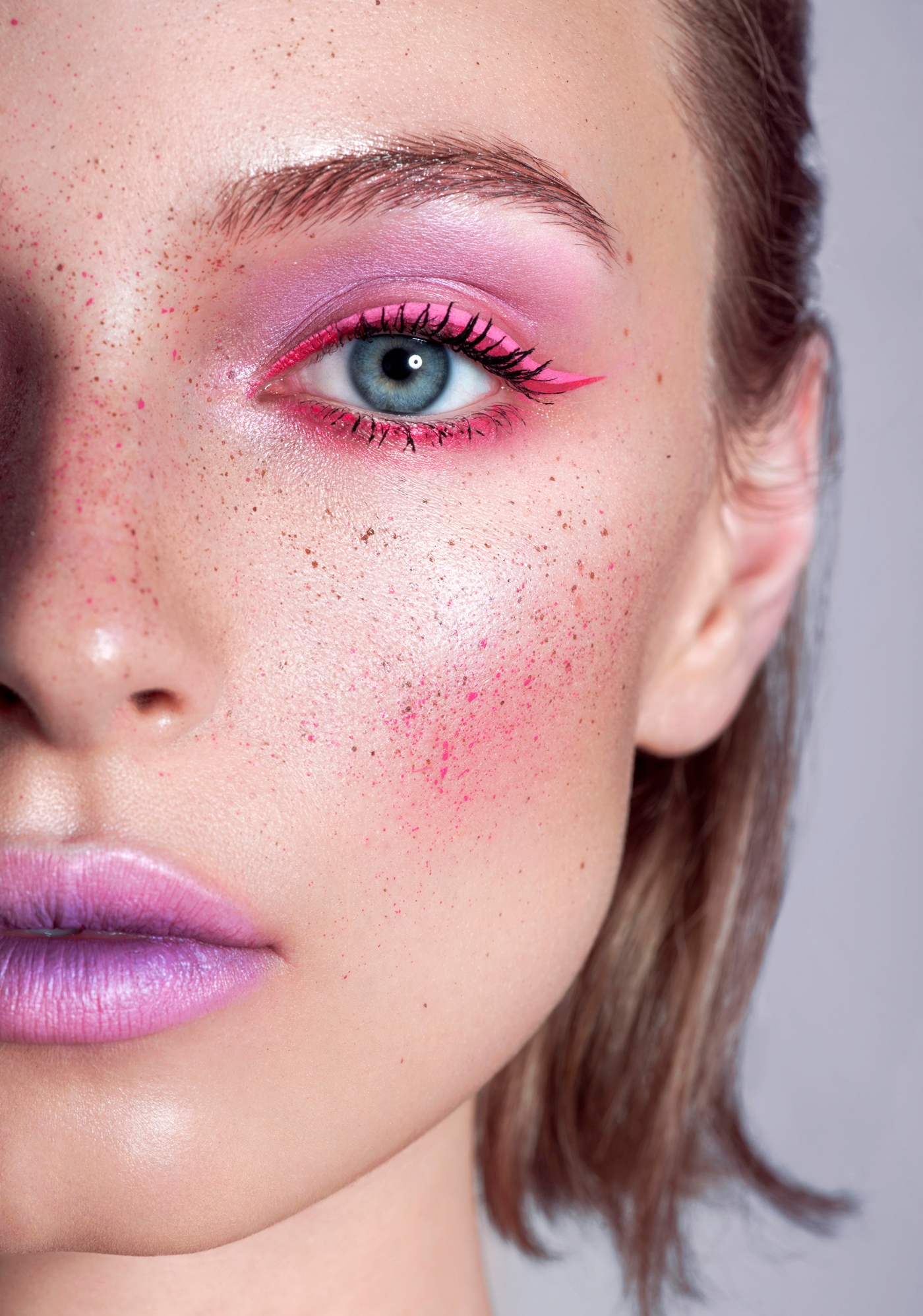 retouch retouching  beauty postproduction close-up model makeup pink freckles Fashion 
