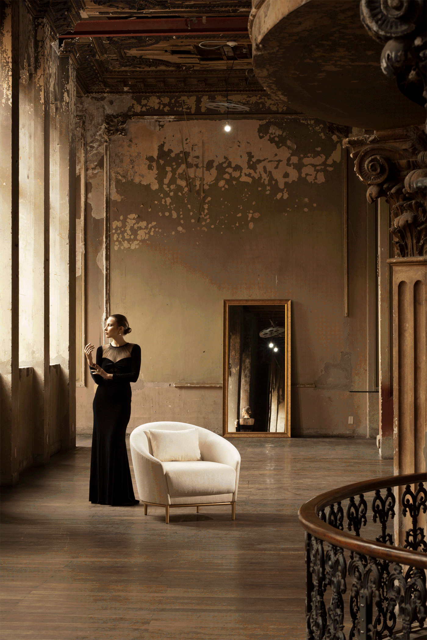 furniture baroque elegant Ecuador woman Classic Landscape old room interior design  luxury