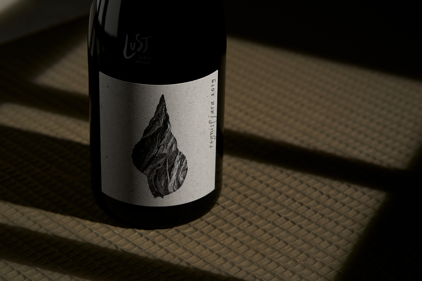 natural natural wine  organic Packaging wine drinks labels Shells vineyard wine label