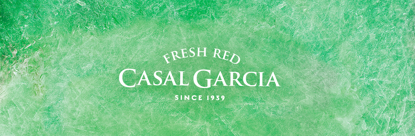 Red wine Casal Garcia wine drink ad Advertising  fresh ice opal