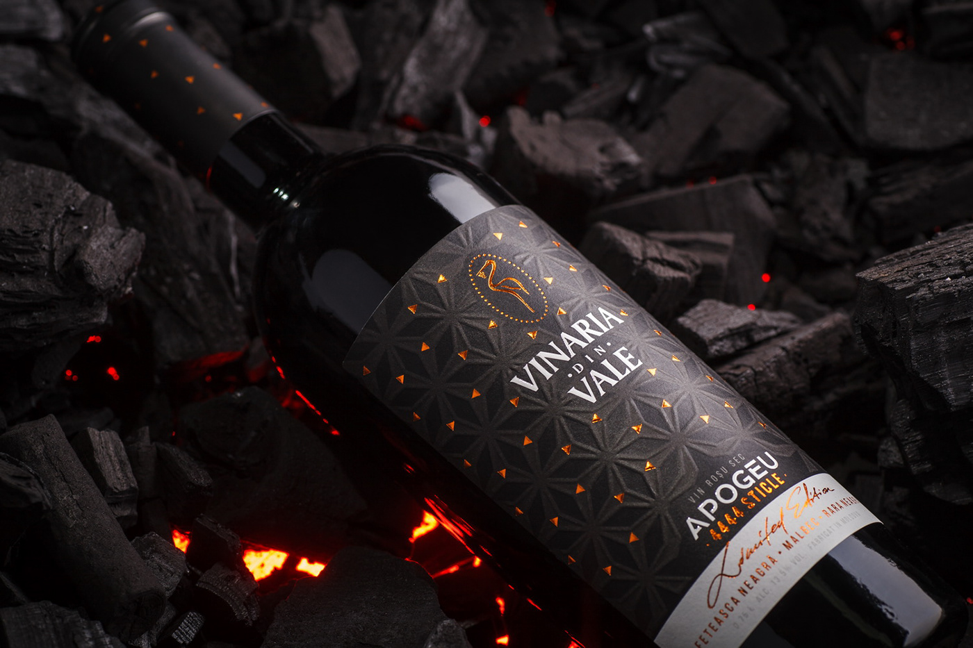 43oz vinaria din vale Apogeu wine label Moldova premium wine label design Packaging packaging design design studio