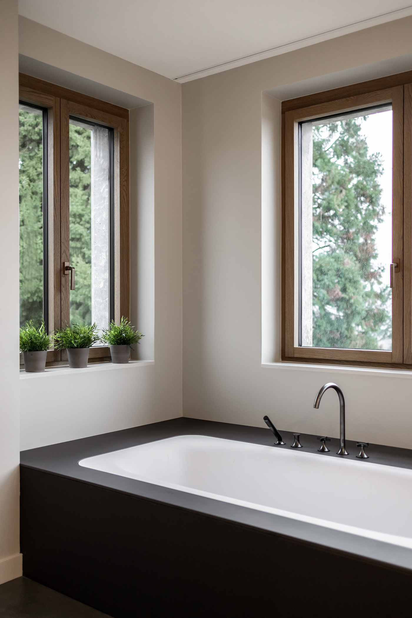 bathroom Badezimmer interior design  möbel design Innenarchitektur Innenausbau tapete Waschtische
