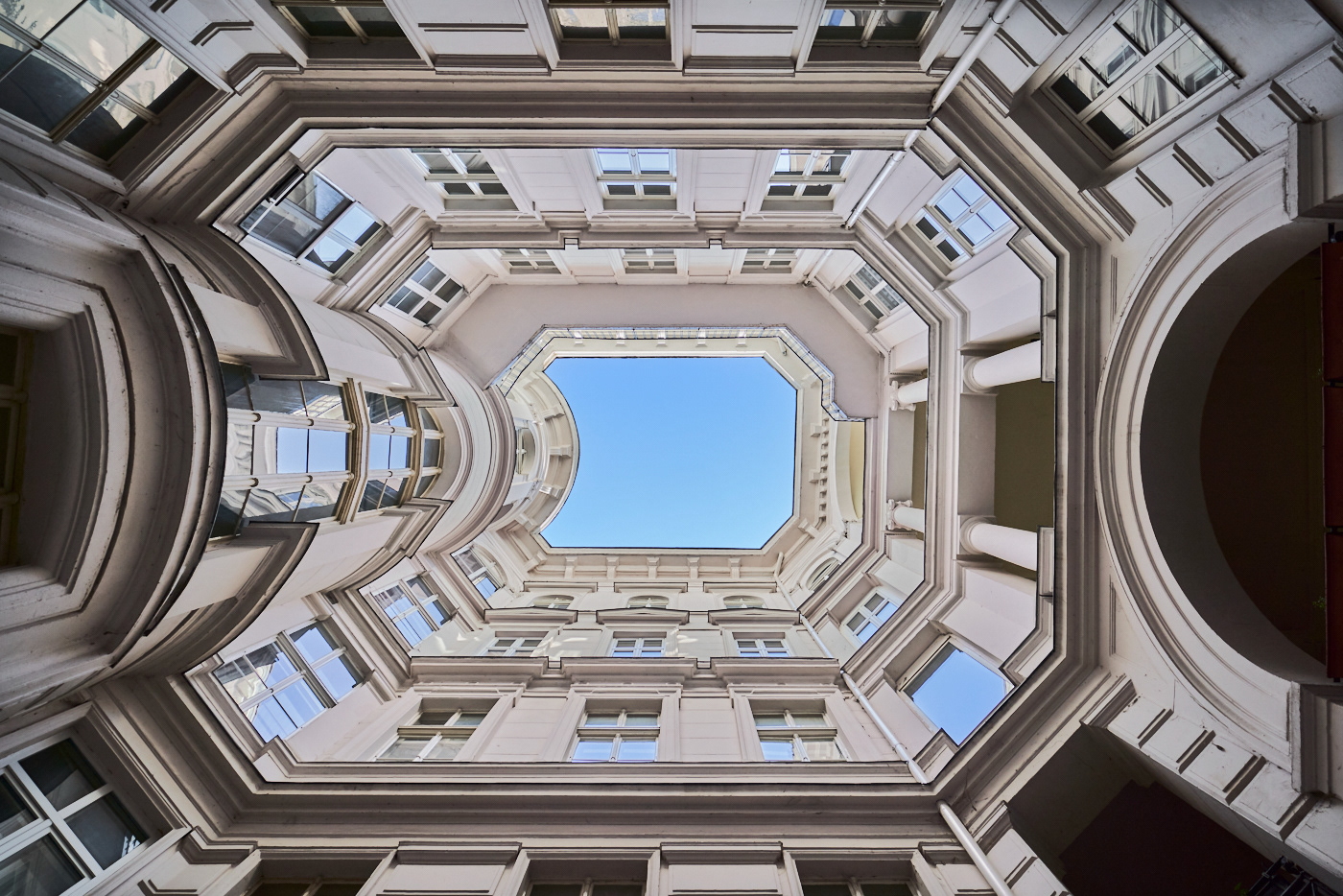 architecture building courtyard heritage innercourtyard lookup old