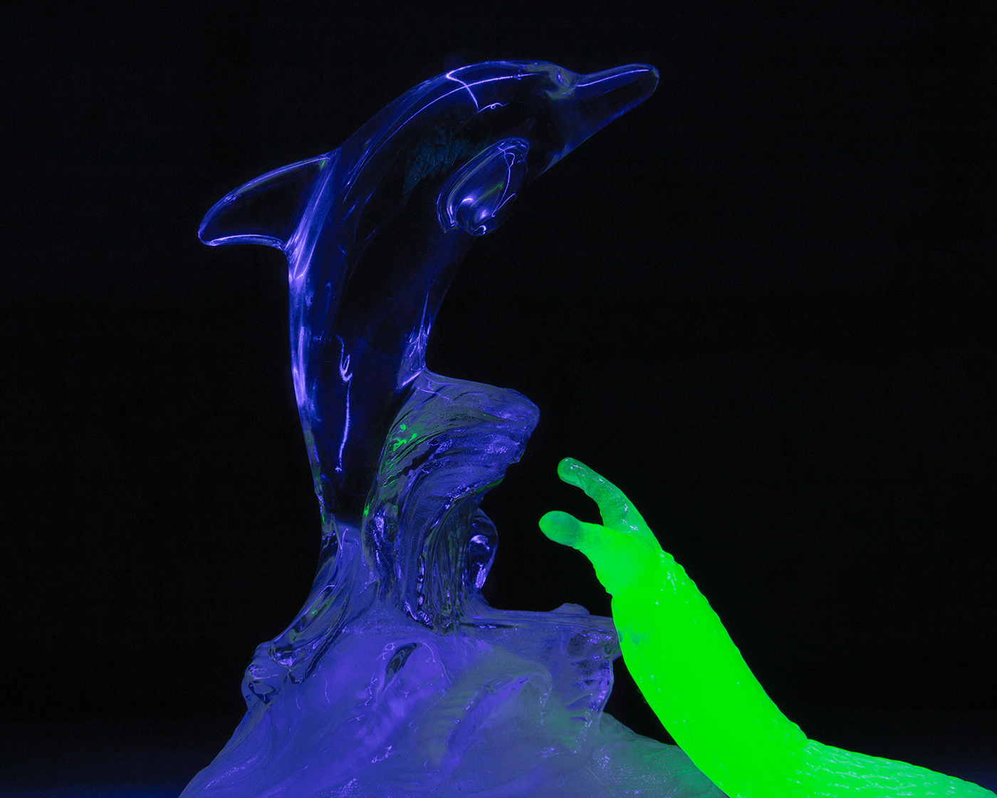 disco DIY lightpainting monument Neonlight uv light Found objects phosphorescence souvenir toys