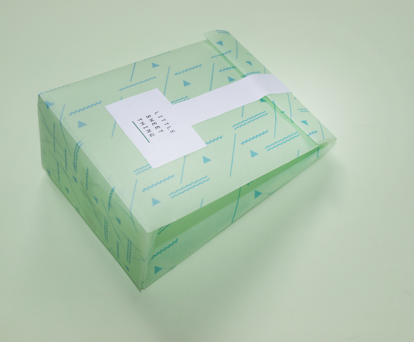 concept of packaging little sweet thing pattern tracing-paper kalka kolorowa Packaging Triangles handmade