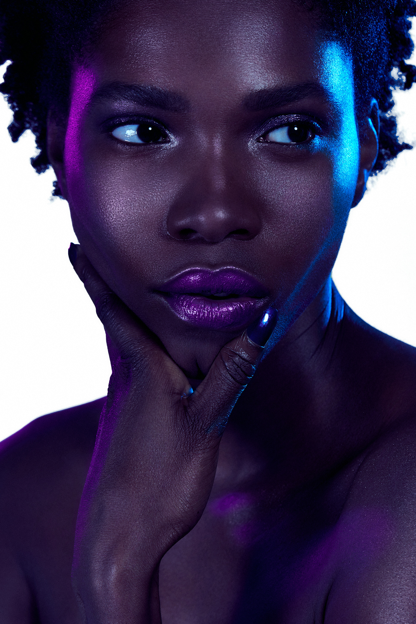beauty editorial beauty makeup blue eyeliner purple violet