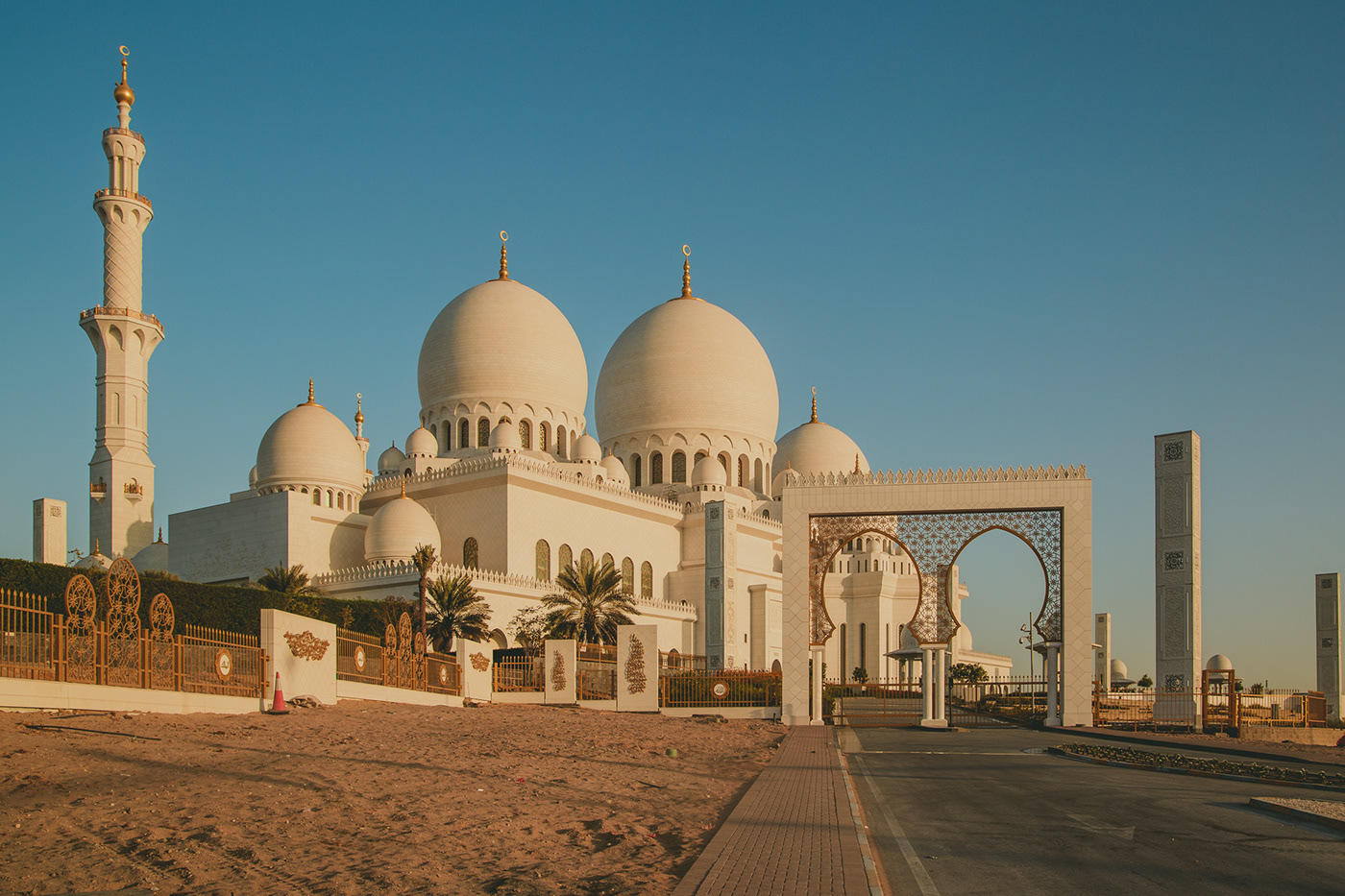 UAE Travel arabic mosque sheikh zayed Landmark monument Urban exploration