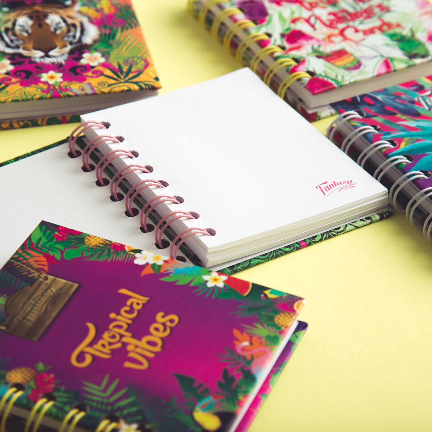 notebook Tropical colors books content