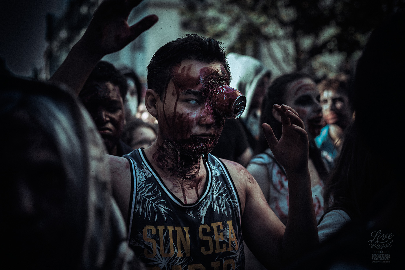 ZWP zombie walk paris photographer horror zombie day  Scary hallowen makeup effect blood liverasol
