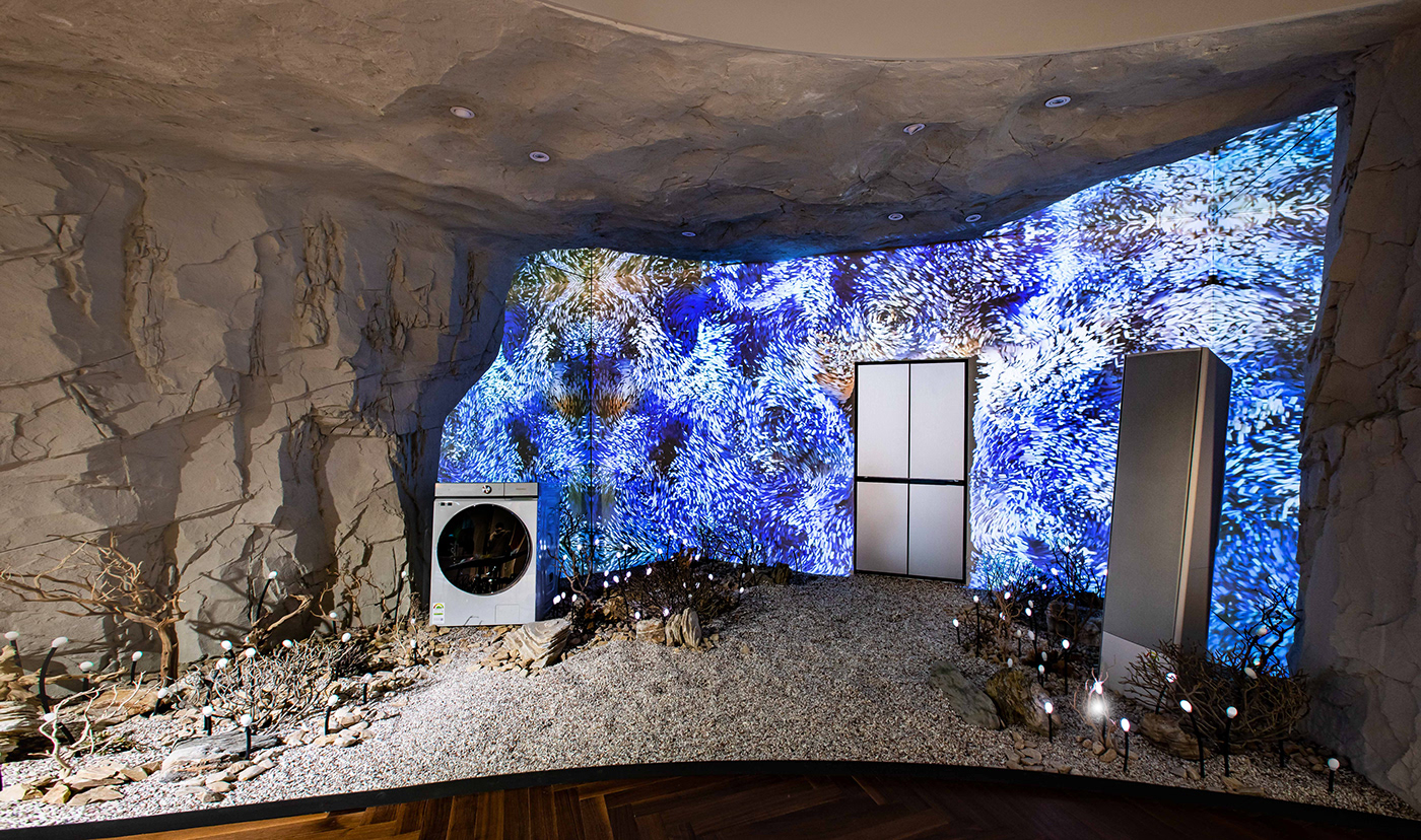 Samsung artinstallation contemporaryart newmediaartist projection mapping publicart surreal