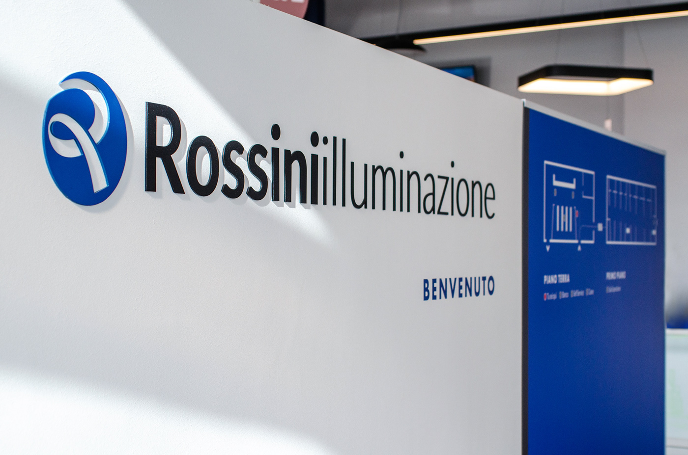 bancone branding  counter led lights negozio Rossini shop showroom