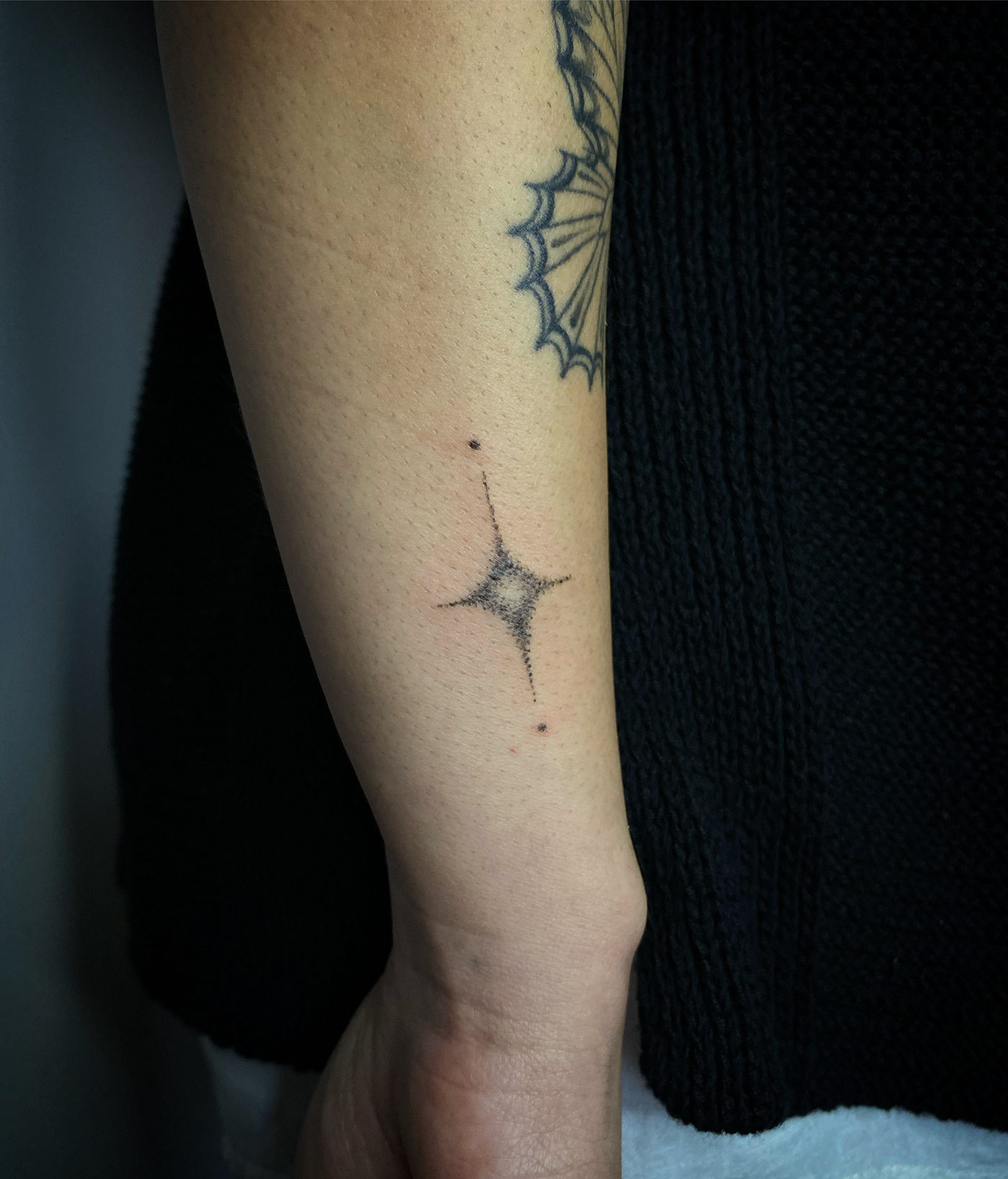dots design tattoo blackink