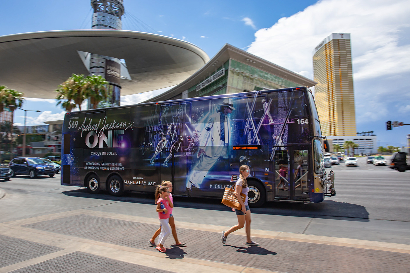 andre Andre Luis Santos Bus Wrap cirque du soleil design graphic design  Las Vegas Michael Jackson santos transit design