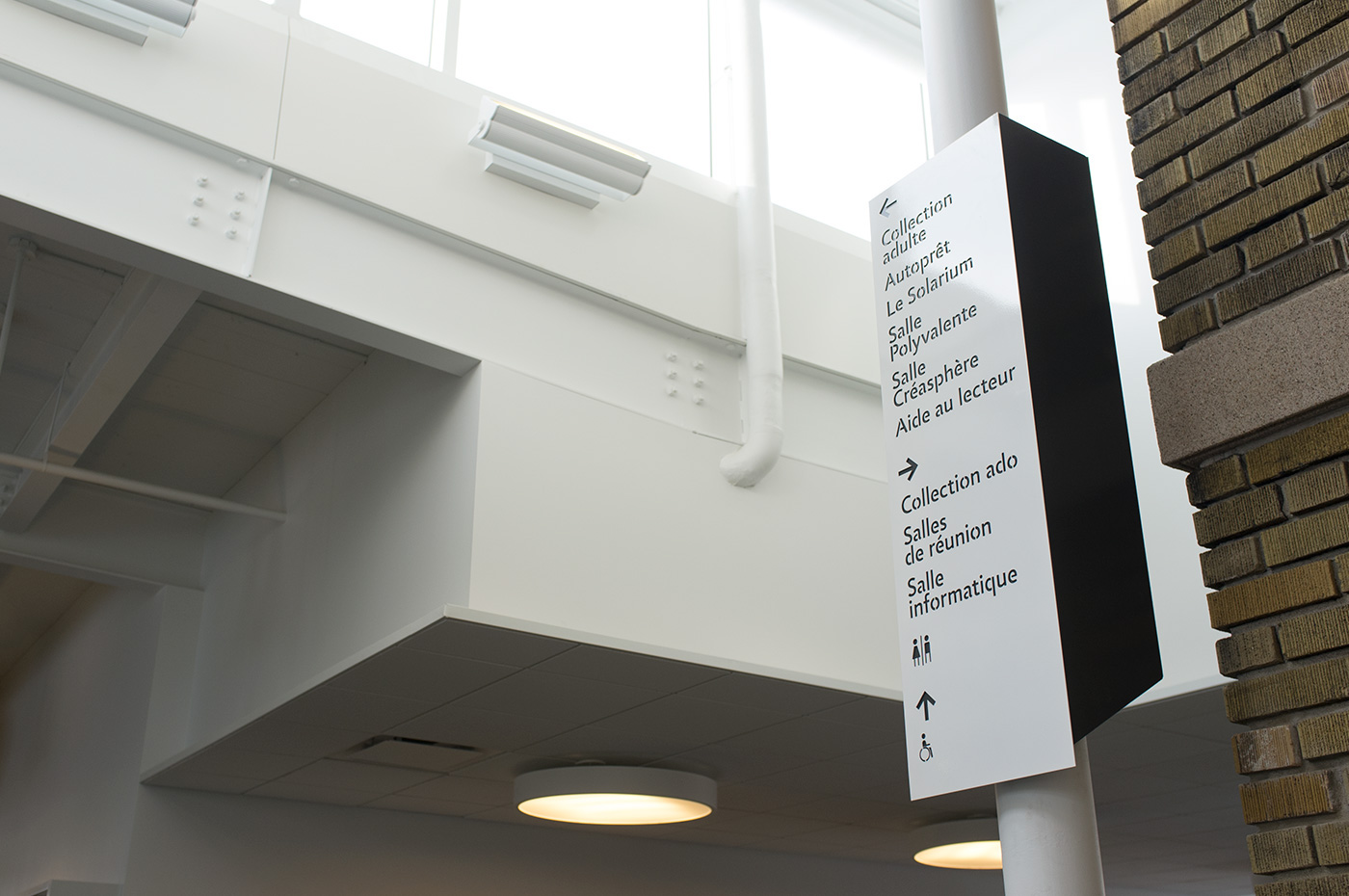 Marc-Favreau signalétique Signage Monreal bibliothèque library signalisation