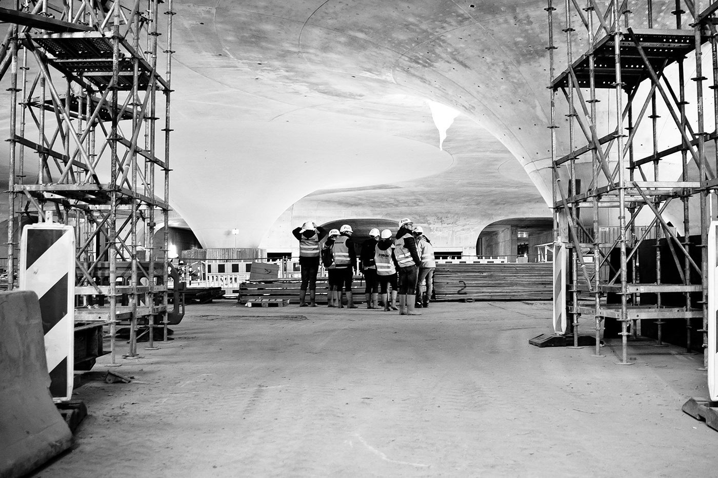 black and white editorial photography fotografie Schwarzweiß Architekturfotografie architecture Bahnhof Reisereportage Stuttgart 21