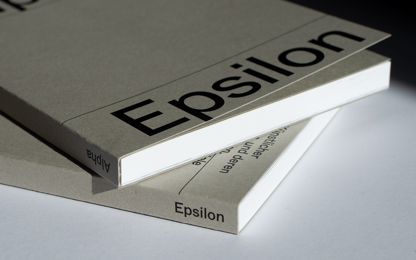 Alpha Epsilon, Free spine brochure – perfect binding
