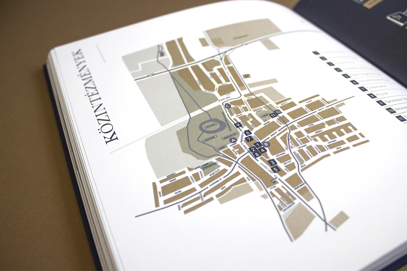 book editorial Layout print city identity town building map design ILLUSTRATION 