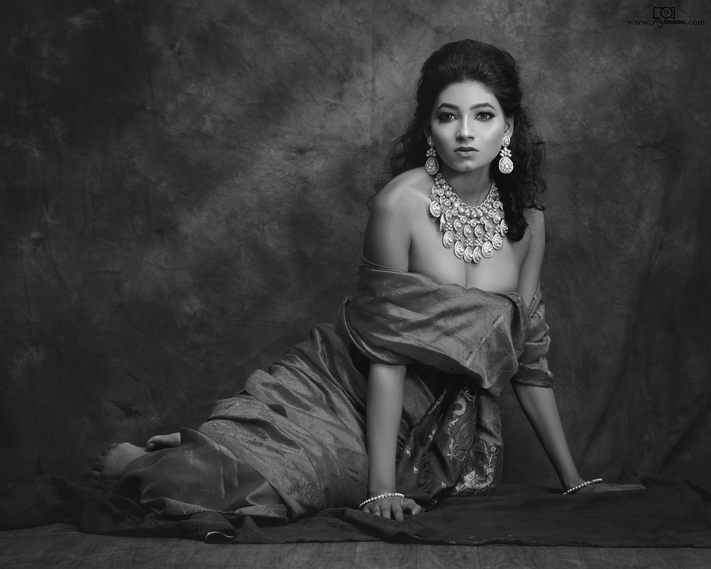 Chandigarh Jewellery photoshop retouching  saree