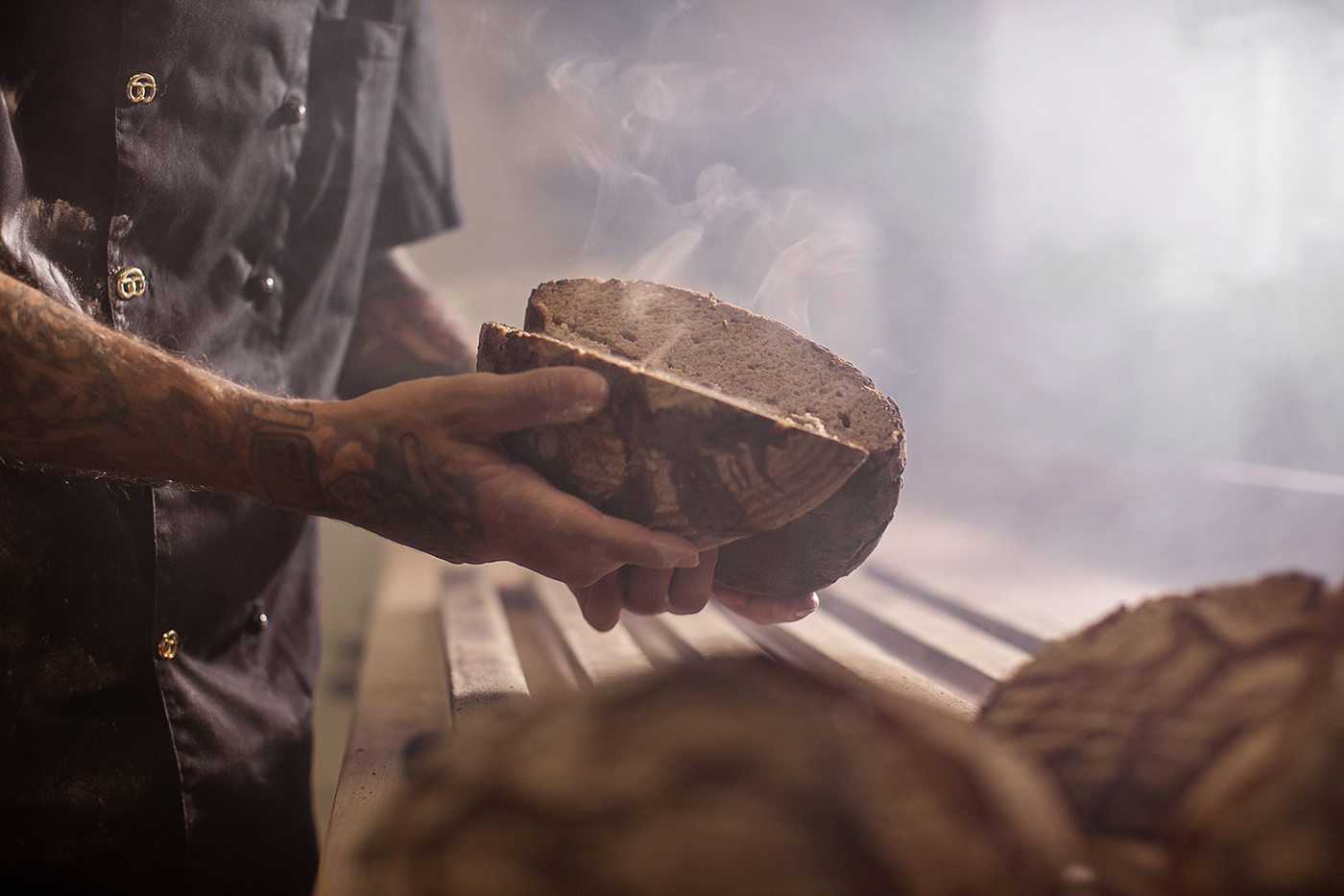 photograf-reportage-munich-handcraft-commercial-bakery-men-work-production-helgeroeske-behance11