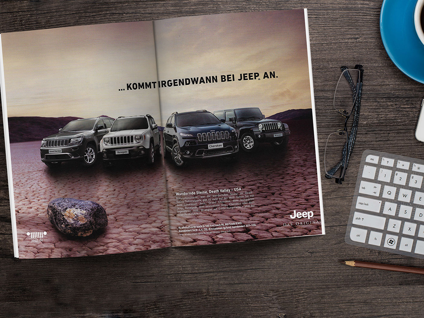 Advertising  magazine jeep Cars print design  graphic design  editorial