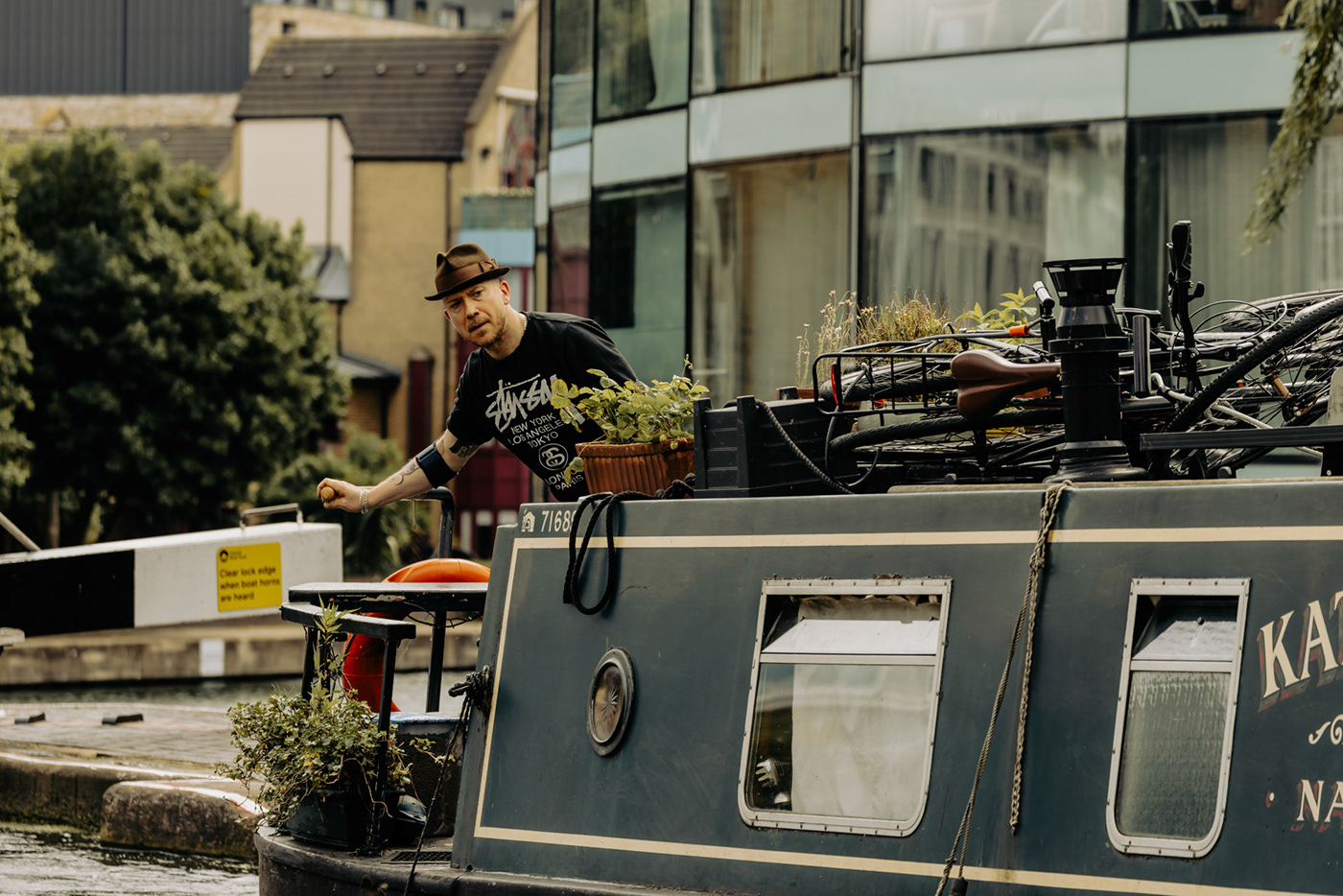 Shane Aurousseau Photography  photographer portrait London travel photography people canals narrowboat Waterways & Canals