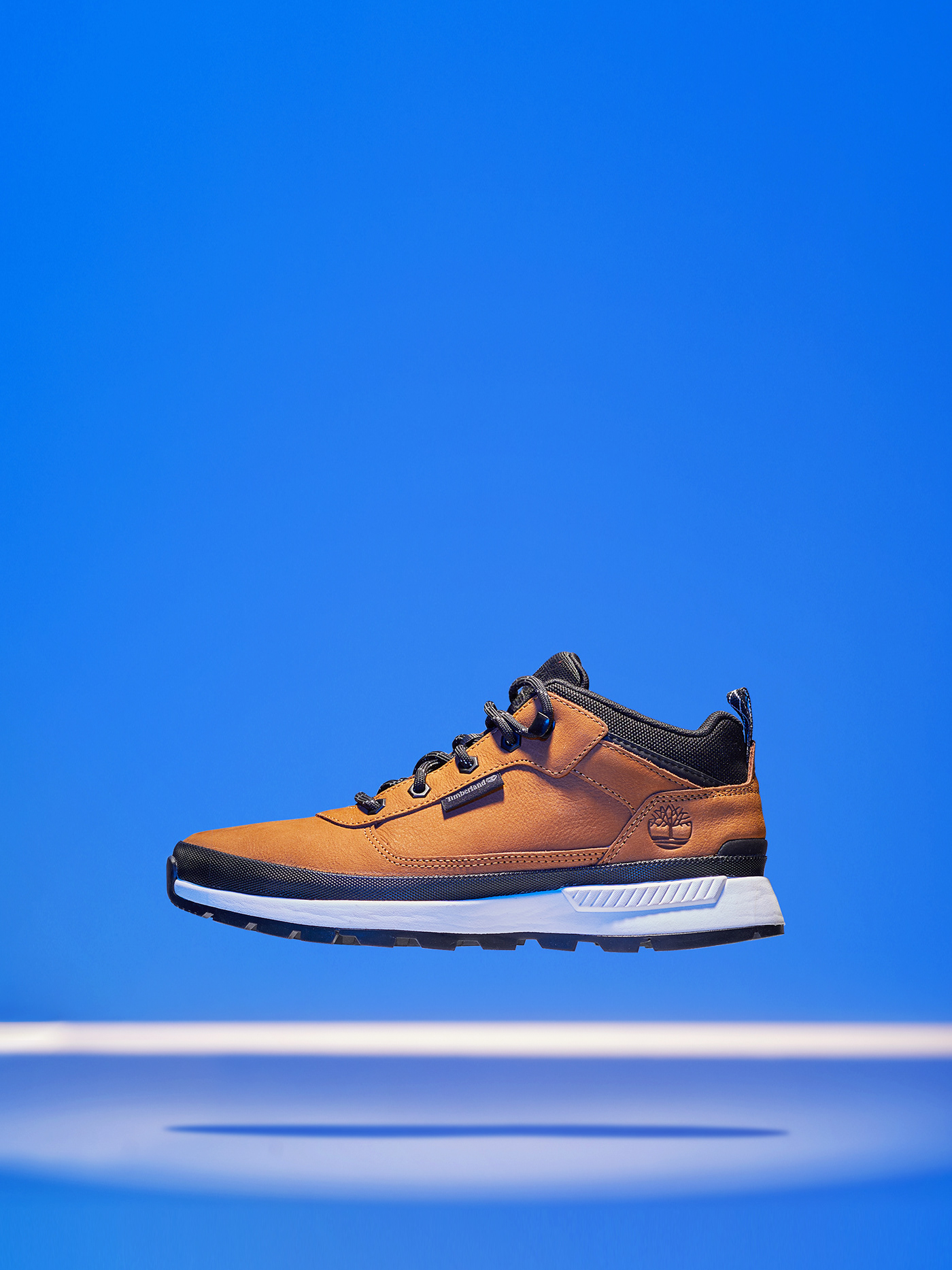 loudspeaker Product Photography retouch shoes sneakers tennis