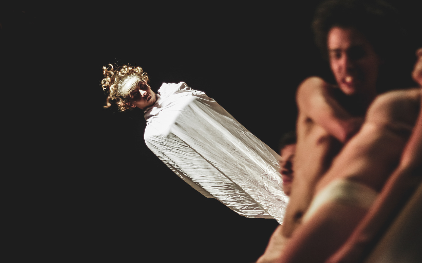 espetáculo artes cênicas teatro apresentação performasse corpo espaço drama