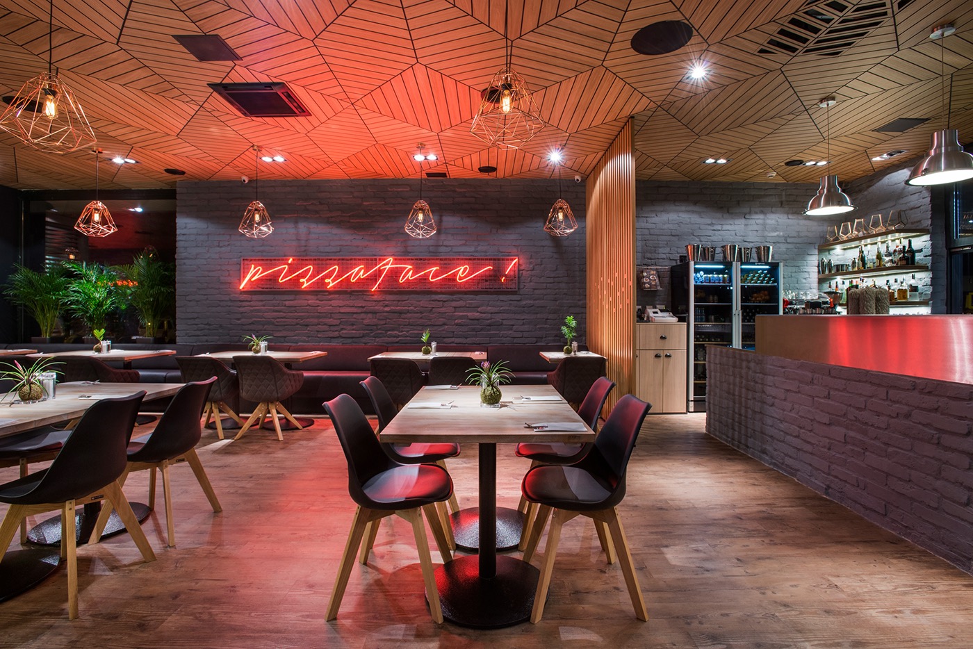 Pizza donpepe budapest design brickwall neon gasparbonta