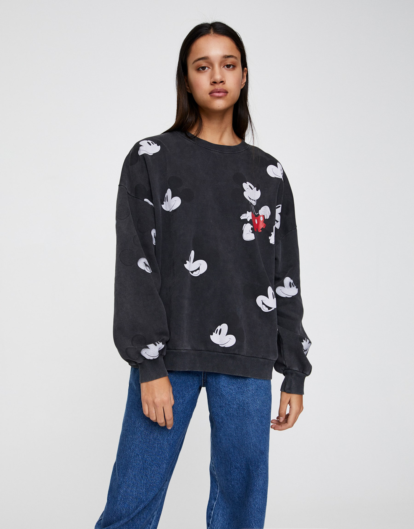 Sweatshirt Mickey AOP - PULL&BEAR on Behance