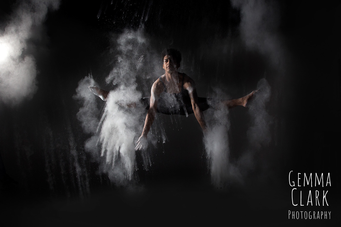 DANCE   Photography  Performing Arts  Talcum powder movement Fast Shutter speed contemporary